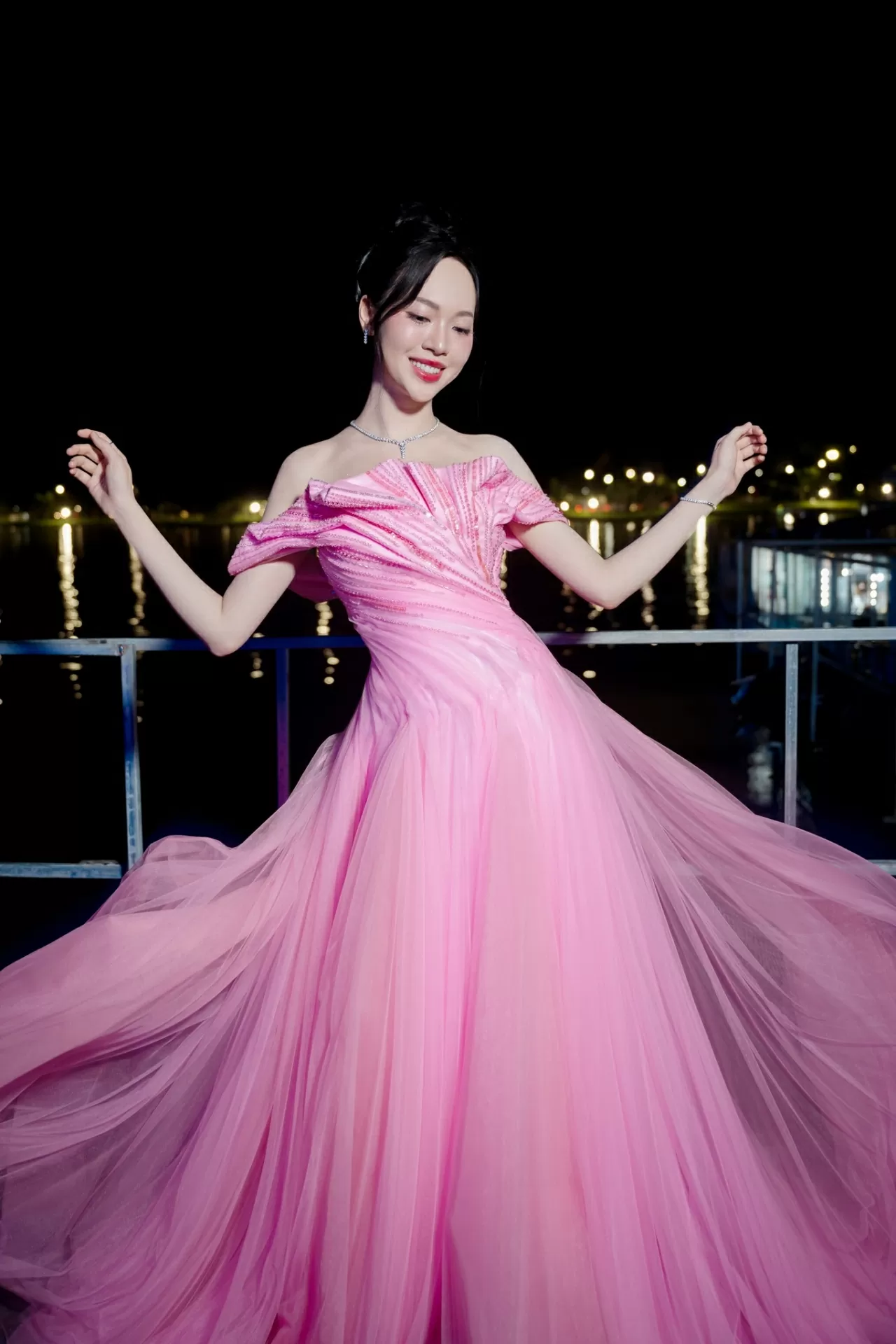 Á hậu Trịnh Thùy Linh