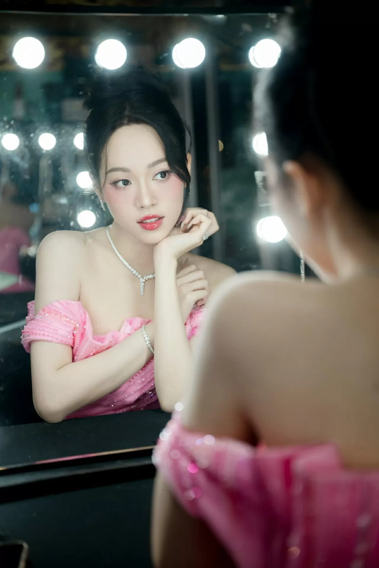 Á hậu Trịnh Thùy Linh
