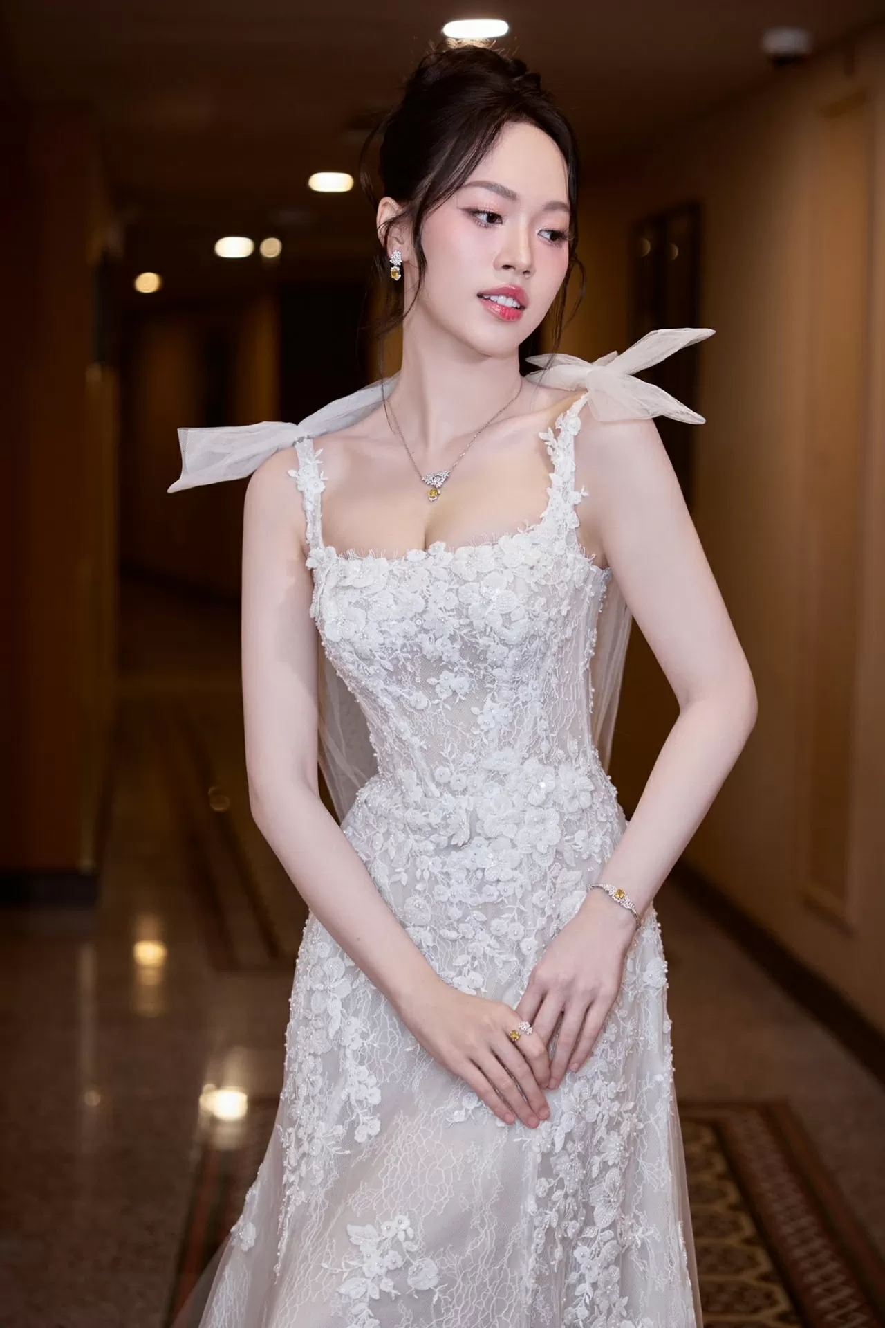 Á hậu Trịnh Thùy Linh