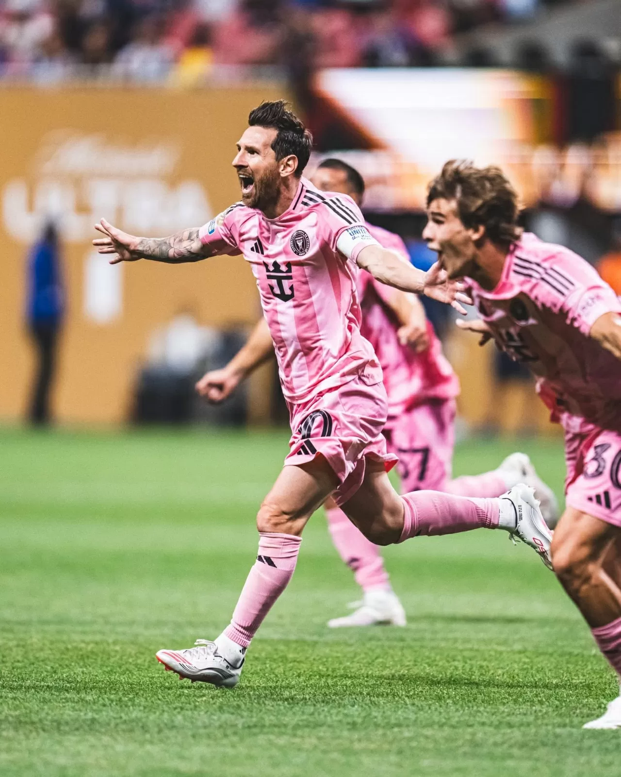 Messi thăng hoa giúp Inter Miami thắng kịch tính