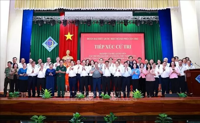 Prime Minister Pham Minh Chinh and delegates at the meeting. (Photo: VNA)