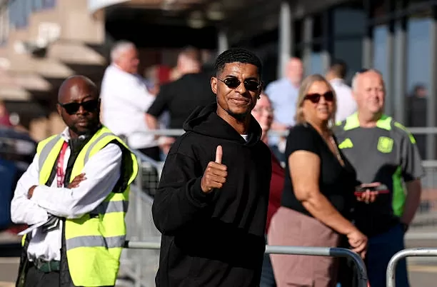 Quyết đến Barcelona, Rashford từ chối đề nghị hậu hĩnh