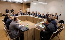 Đàm phán hạt nhân Iran: Tổng thống Trump nói chẳng vội, cùng E3 ra 