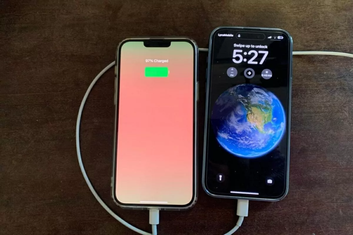 Cách chia sẻ pin từ iPhone sang iPhone khác nhanh chóng và đơn giản.
