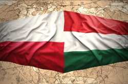 Hungary-Ba Lan căng thẳng ngoại giao, Warsaw quyết liệt hành động