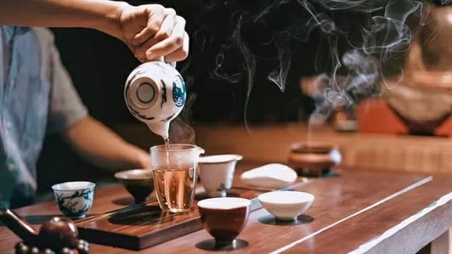 Art of tea tasting: Exploring Vietnamese cultural identity and tradition among overseas Vietnamese in Toronto