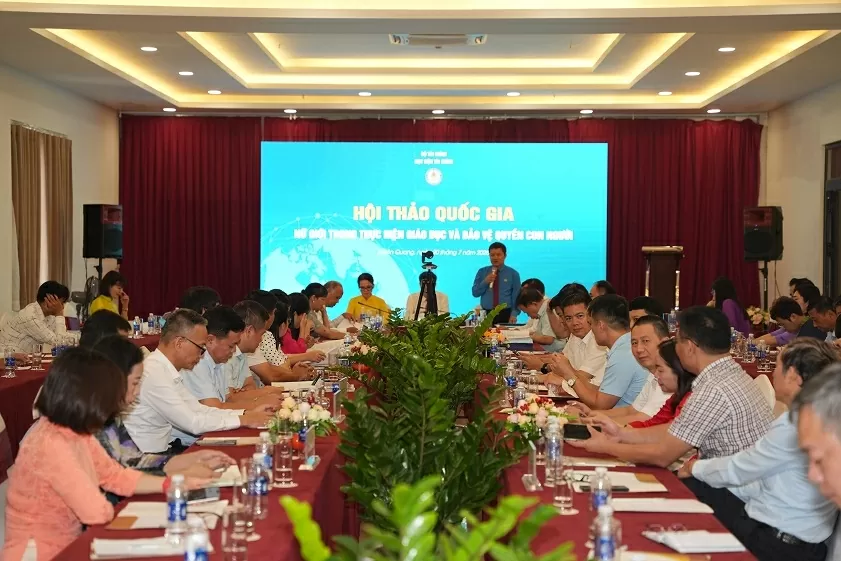 Nâng cao vai trò và đóng góp của phụ nữ trong giáo dục và thúc đẩy quyền con người Nâng cao vai trò và đóng góp của phụ nữ trong giáo dục và thúc đẩy quyền con người