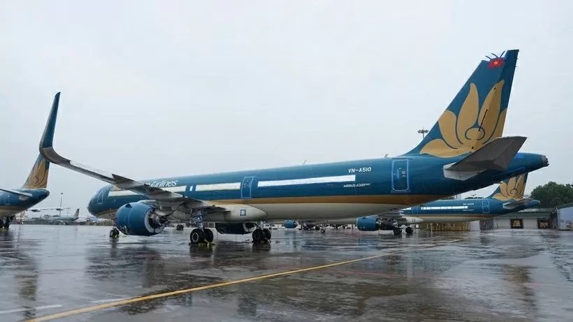 Vietnam Airline Group cancels flights as Typhoon Wipha nears