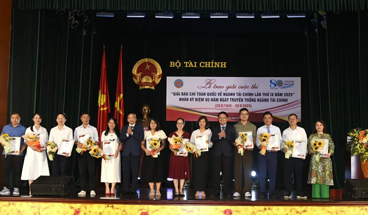 Báo Thế giới và Việt Nam đoạt giải C cuộc thi báo chí toàn quốc về ngành Tài chính
