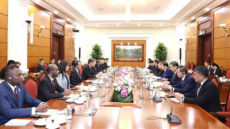 Trưởng ban Nội chính Trung ương hội đàm với Phó Tổng thư ký Đảng Hành động nhân dân Singapore Trưởng ban Nội chính Trung ương hội đàm với Phó Tổng thư ký Đảng Hành động nhân dân Singapore