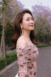 Ngắm nét dịu dàng của diễn viên Hồng Diễm