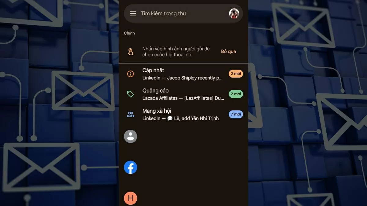 Mở ứng dụng Gmail trên điện thoại của bạn.