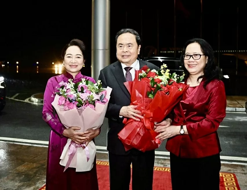 Lễ tiễn Chủ tịch Quốc hội Trần Thanh Mẫn và Phu nhân lên đường tham dự Hội nghị các Chủ tịch Quốc hội thế giới lần thứ 6 tại Thụy Sĩ, thăm chính thức Cộng hoà Senegal, Vương quốc Morocco. Lễ tiễn Chủ tịch Quốc hội Trần Thanh Mẫn và Phu nhân lên đường tham dự Hội nghị các Chủ tịch Quốc hội thế giới lần thứ 6 tại Thụy Sĩ, thăm chính thức Cộng hoà Senegal, Vương quốc Morocco.