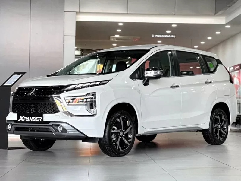 Top 5 mẫu ô tô nhập khẩu bán chạy nhất Việt Nam nửa đầu năm 2025