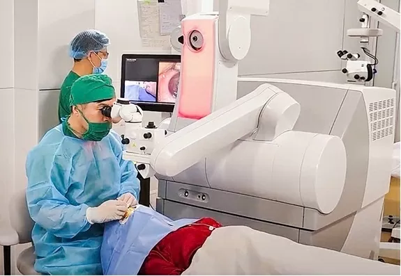 Bác sĩ Việt Nam được vinh danh và trao bằng Giáo sư danh dự tại Mỹ