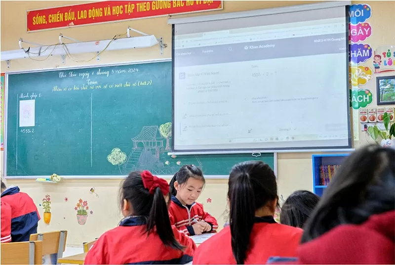 Ứng dụng AI giúp giáo viên và học sinh học giảng dạy - học tập hiệu quả. Ứng dụng AI giúp giáo viên và học sinh học giảng dạy - học tập hiệu quả.