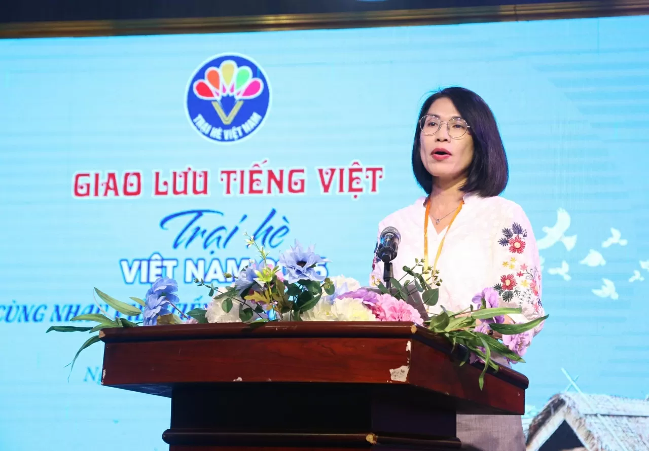 Bà Ngô Thị Thanh Mai phát biểu khai mạc chương trình. (Ảnh: Thành Long)