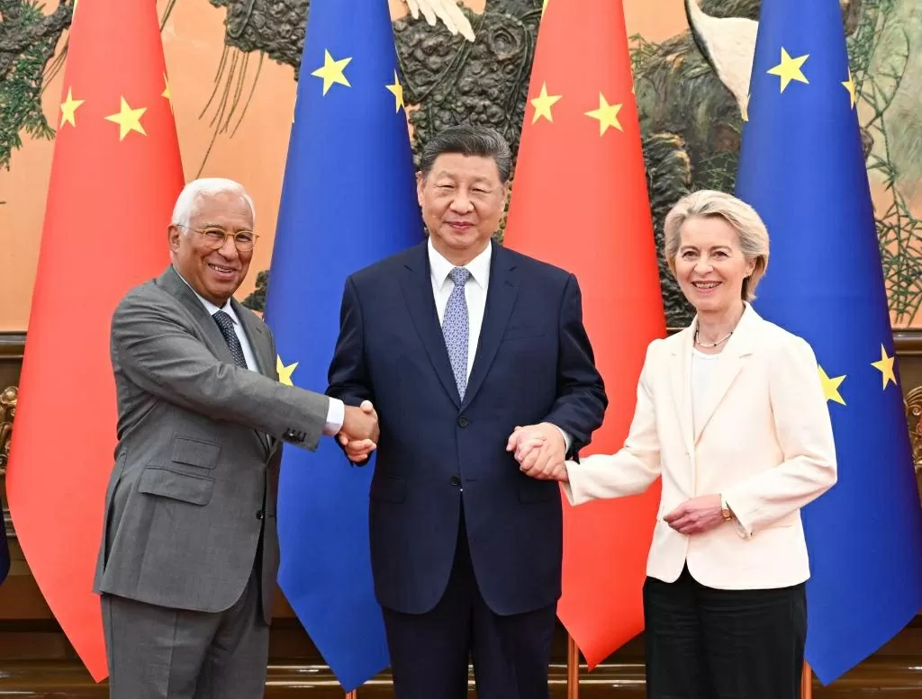 Hội nghị thượng đỉnh Trung Quốc-EU khai mạc giữa nhiều bất đồng, Chủ tịch EC kêu gọi nỗ lực tái cân bằng quan hệ. (Nguồn: THX) Hội nghị thượng đỉnh Trung Quốc-EU khai mạc giữa nhiều bất đồng, Chủ tịch EC kêu gọi nỗ lực tái cân bằng quan hệ. (Nguồn: THX)