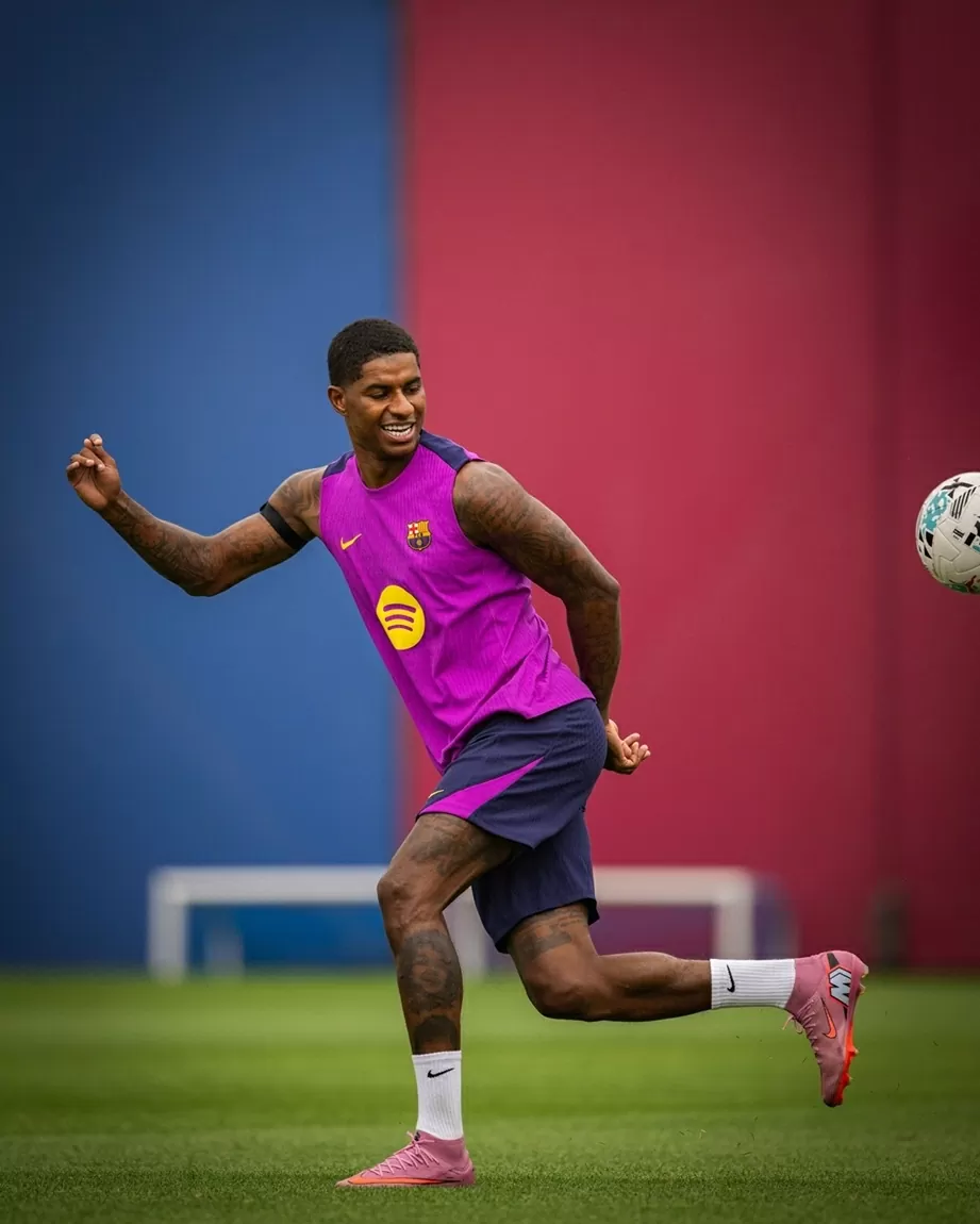 Rashford gây ấn tượng ngay buổi tập đầu tiên ở Barcelona Rashford gây ấn tượng ngay buổi tập đầu tiên ở Barcelona