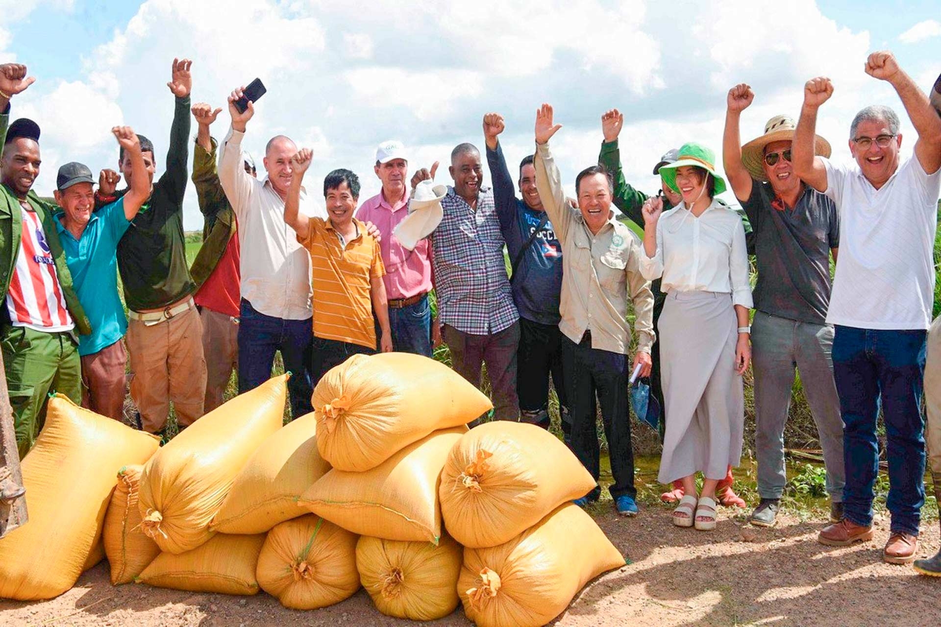 Việt Nam - Cuba: Hai trái tim luôn cùng chung nhịp đập Việt Nam - Cuba: Hai trái tim luôn cùng chung nhịp đập