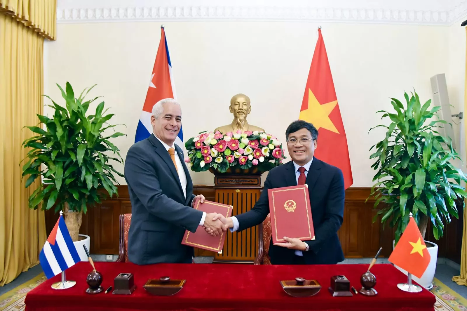 Việt Nam   Cuba: Hai trái tim luôn cùng chung nhịp đập