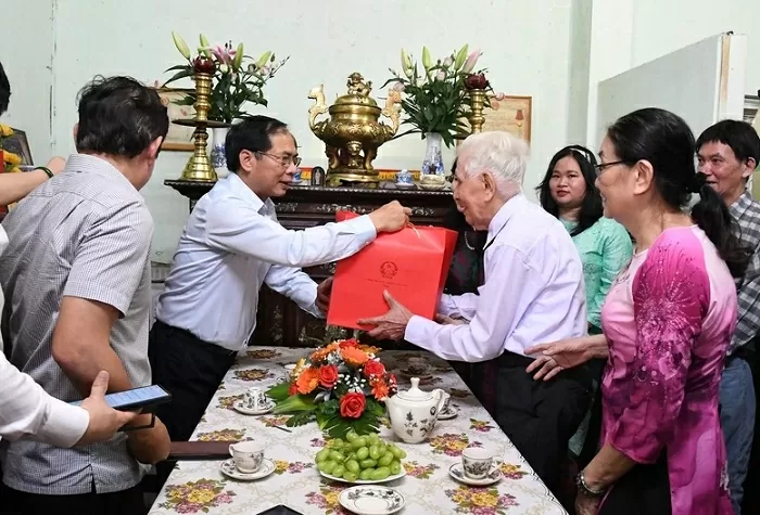 Phó Thủ tướng Bùi Thanh Sơn tri ân người có công tại Thành phố Huế