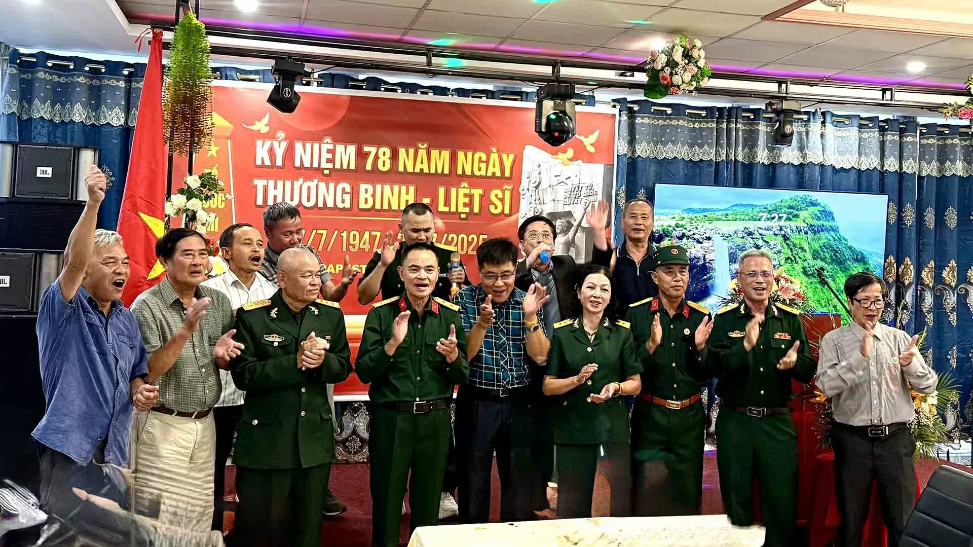 Kỷ niệm Ngày Thương binh Liệt sĩ tại Hungary: Khắc ghi công ơn, lan tỏa nghĩa tình, đạo lý ‘Uống nước nhớ nguồn’