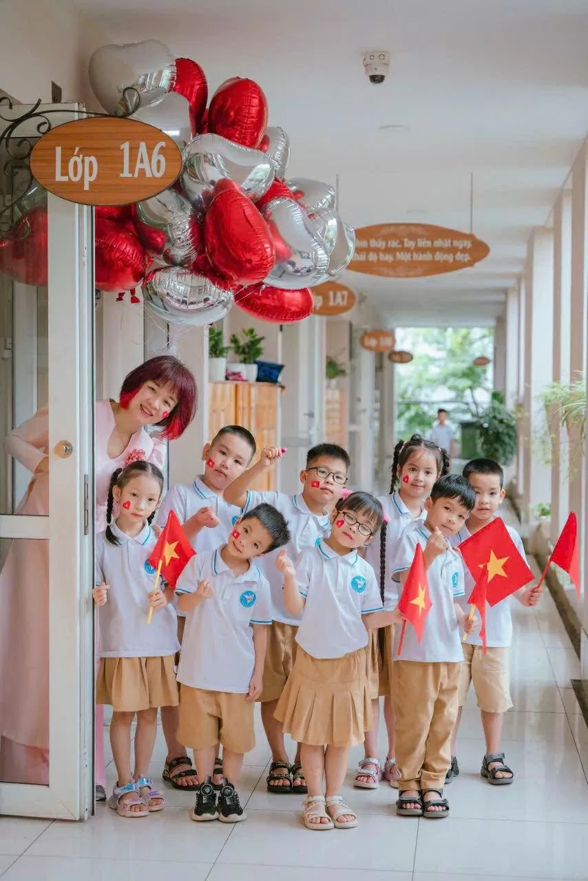 Giáo dục học sinh biết yêu cả vùng đất mới, với tinh thần đất nước là quê hương Giáo dục học sinh biết yêu cả vùng đất mới, với tinh thần đất nước là quê hương