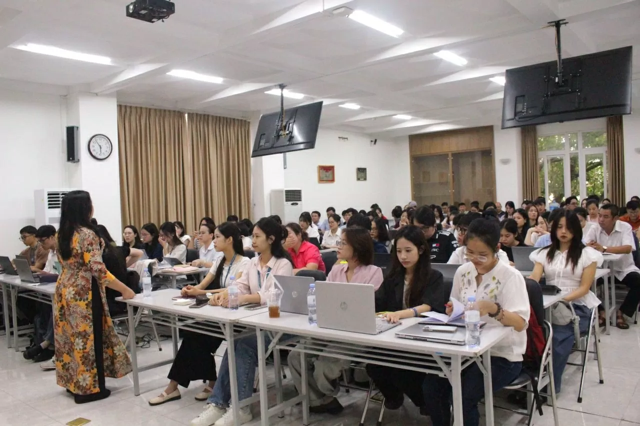 Đảng ủy Bộ Ngoại giao khai giảng lớp bồi dưỡng lý luận chính trị cho đảng viên mới và bồi dưỡng nhận thức về Đảng đợt I năm 2025