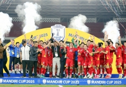 HLV Kim Sang Sik đi vào lịch sử bóng đá Đông Nam Á