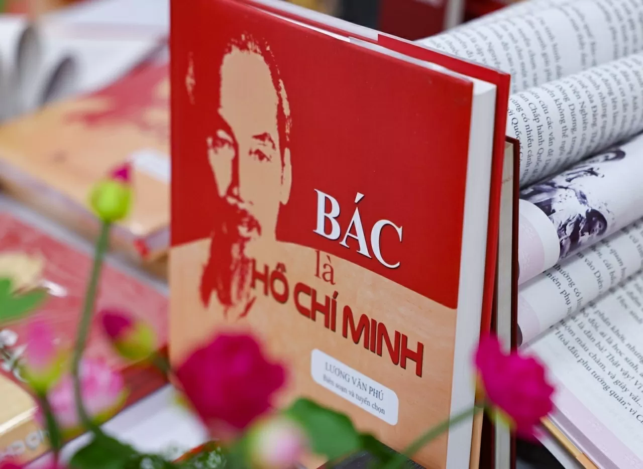 Ra mắt hai cuốn sách đặc biệt về Bác Hồ