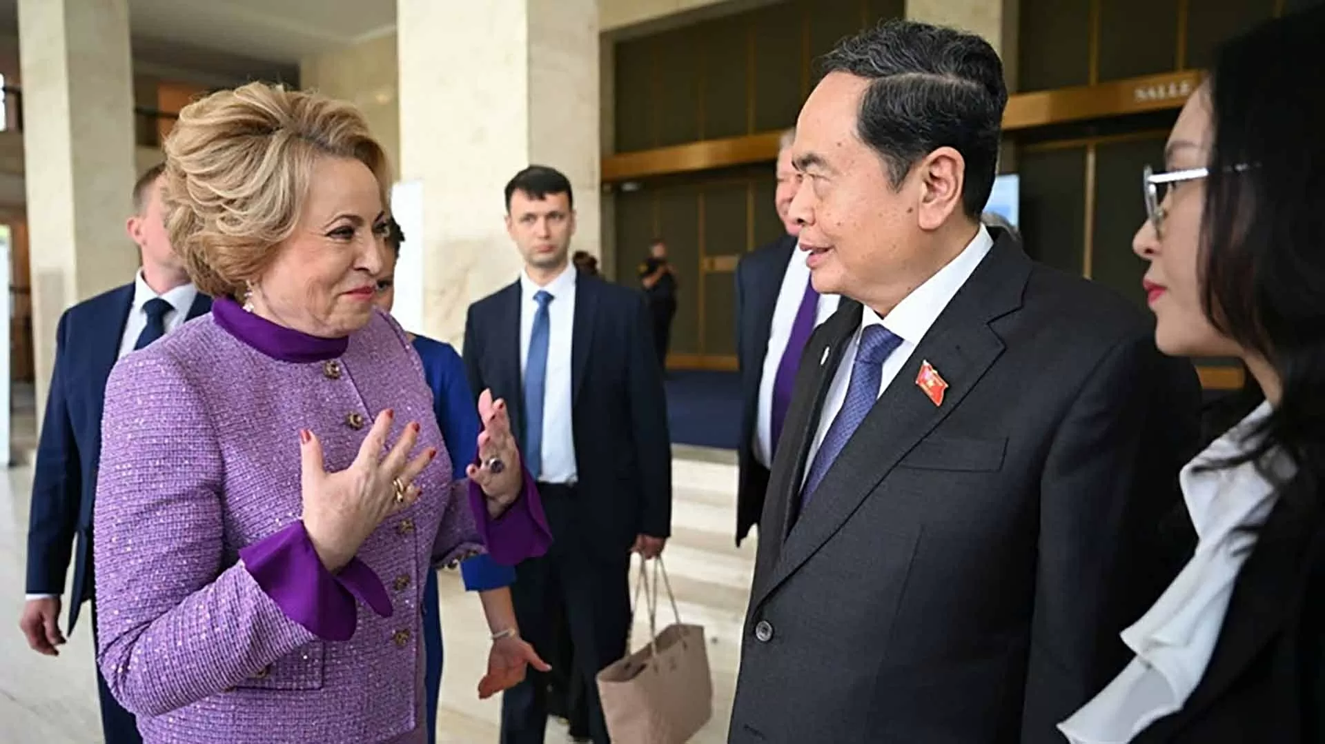 Chủ tịch Quốc hội tiếp xúc Trưởng đoàn các nước nhân dịp dự Hội nghị các Chủ tịch Quốc hội thế giới lần thứ 6