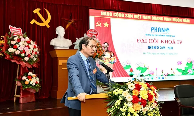 Tân Chủ tịch Hội, PGS.TS Đào Thế Anh phát biểu tại Đại hội. Tân Chủ tịch Hội, PGS.TS Đào Thế Anh phát biểu tại Đại hội.