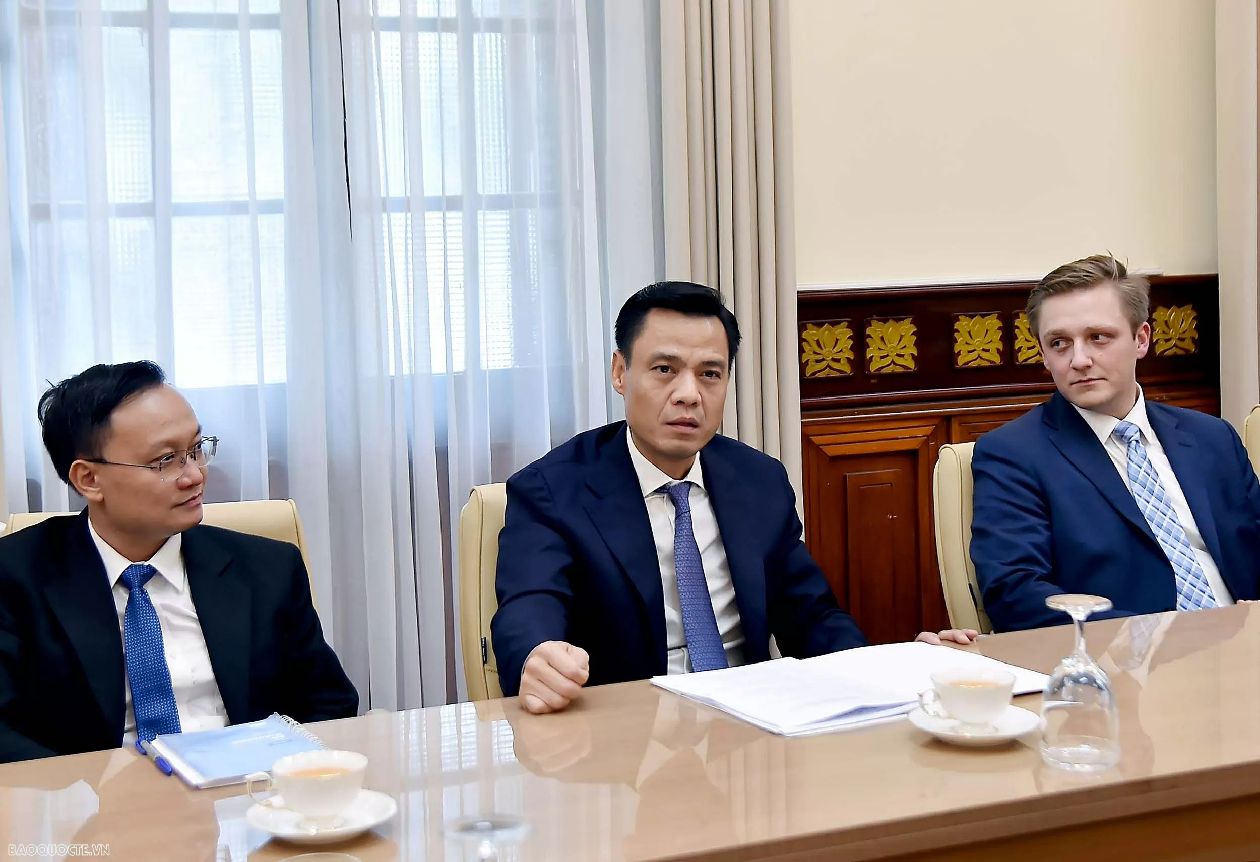 Thứ trưởng Ngoại giao Đặng Hoàng Giang tiếp Đoàn các Trợ lý Nghị sĩ Hoa Kỳ Tăng cường hợp tác nghị viện Việt Nam - Hoa Kỳ