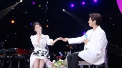 Park Bo-gum khép lại chương trình âm nhạc đầy cảm xúc với sự xuất hiện bất ngờ của IU