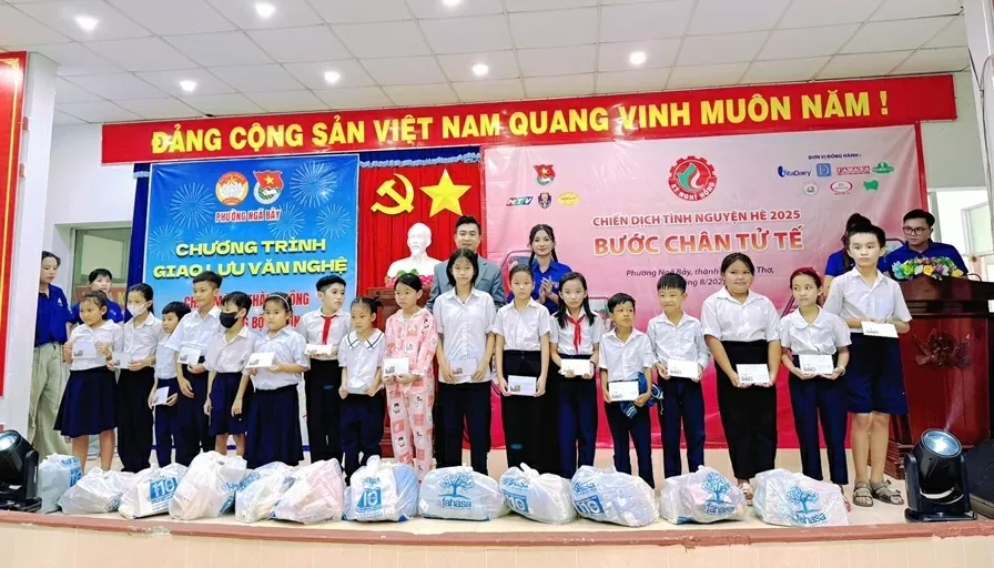 Hoa hậu Môi trường thế giới Nguyễn Thanh Hà đồng hành cùng chương trình Kỳ nghỉ hồng Hoa hậu Môi trường thế giới Nguyễn Thanh Hà đồng hành cùng chương trình Kỳ nghỉ hồng