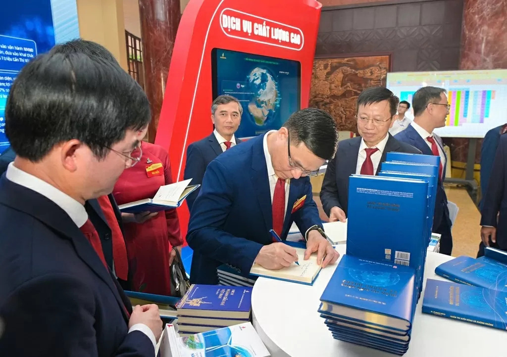 PetroVietnam giới thiệu sách Quản trị biến động và khủng hoảng