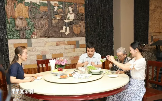 Giữ lửa tiếng Việt nơi đất Lào: Câu chuyện bốn thế hệ sống xa quê hương