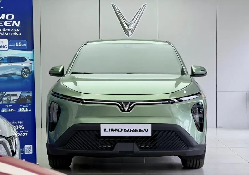 VinFast Limo Green sở hữu kích thước nhỉnh hơn đáng kể so với các mẫu MPV phổ thông.