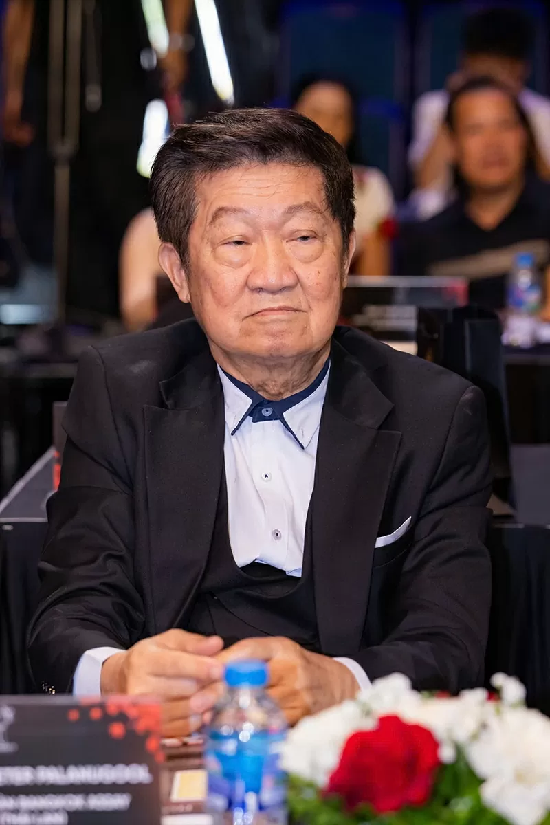 Tỷ phú Peter Palanugool - thành viên Hoàng gia Thái Lan.