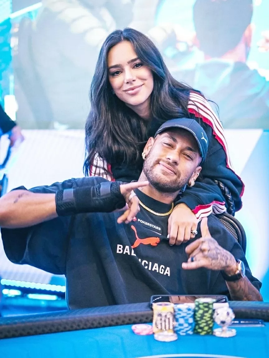 Neymar và những khoảnh khắc đáng yêu cùng gia đình nhỏ