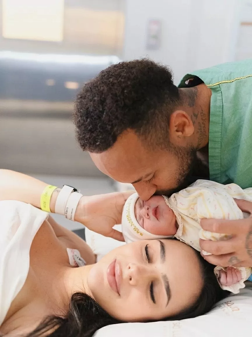 Neymar và những khoảnh khắc đáng yêu cùng gia đình nhỏ Neymar và những khoảnh khắc đáng yêu cùng gia đình nhỏ