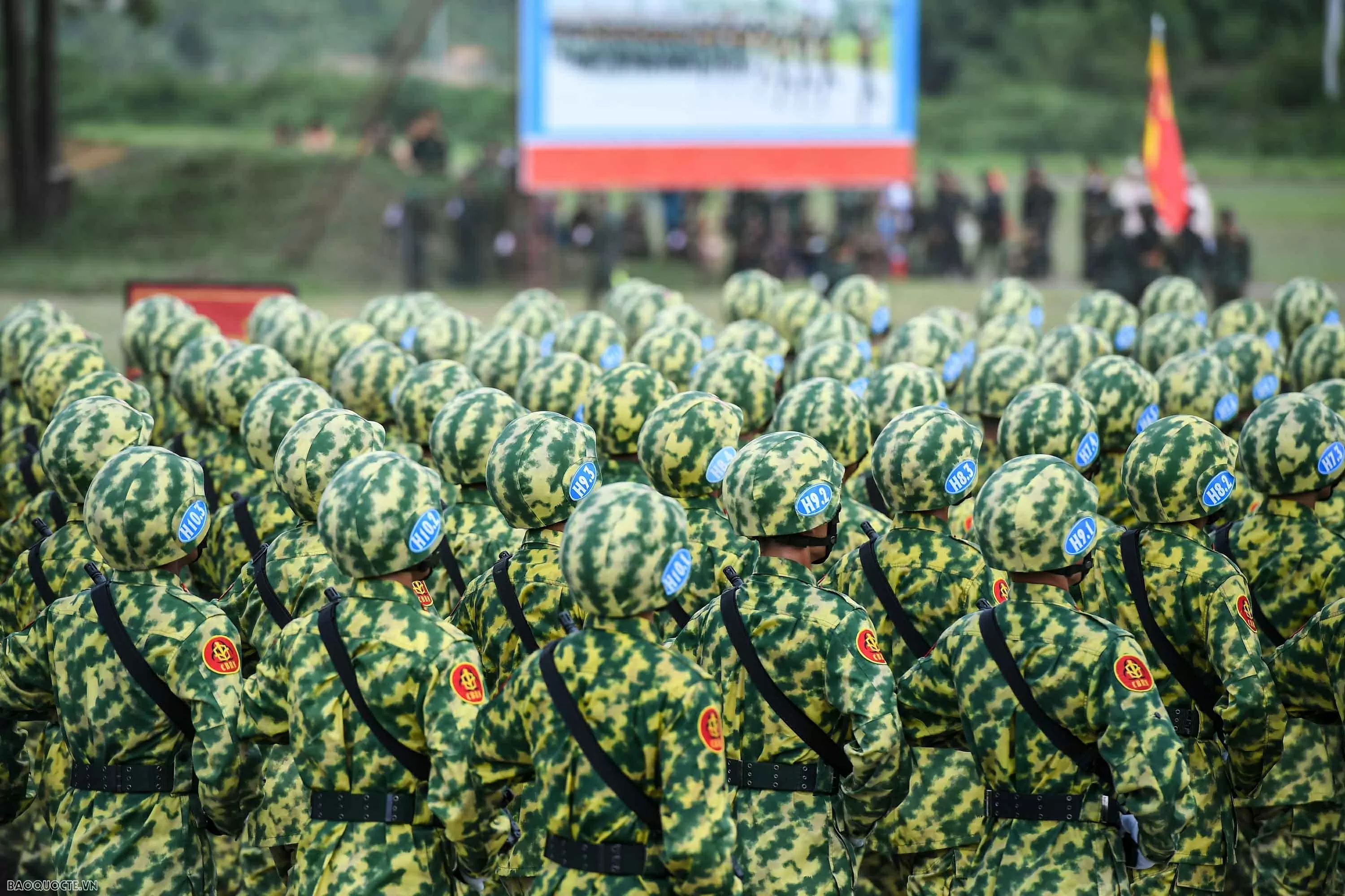 Chiến sĩ diễu binh vượt nắng, thắng mưa luyện tập