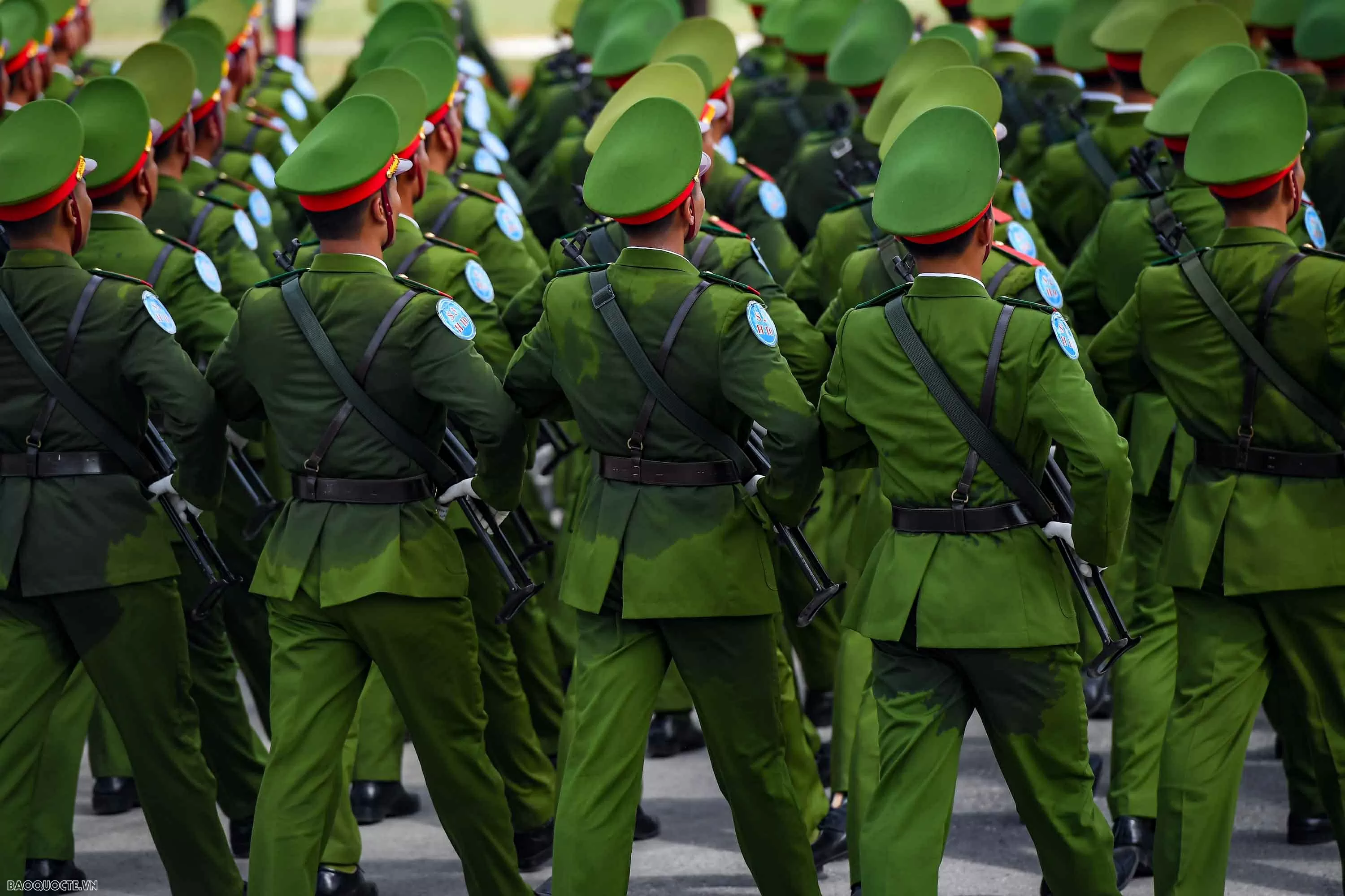 Chiến sĩ diễu binh vượt nắng, thắng mưa luyện tập