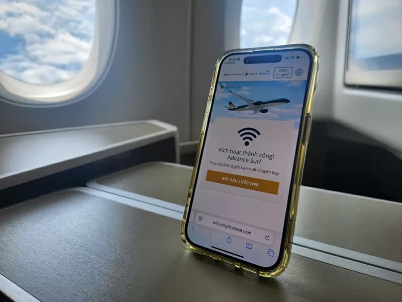 Vietnam Airlines ‘mở bầu trời số’: Kết nối Internet cả khi đang bay Vietnam Airlines ‘mở bầu trời số’: Kết nối Internet cả khi đang bay