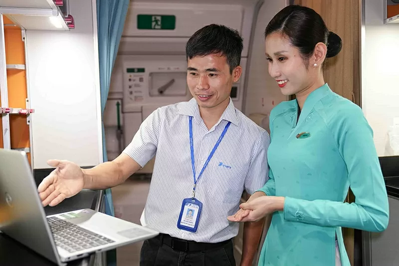 Vietnam Airlines ‘mở bầu trời số’: Kết nối Internet cả khi đang bay Vietnam Airlines ‘mở bầu trời số’: Kết nối Internet cả khi đang bay