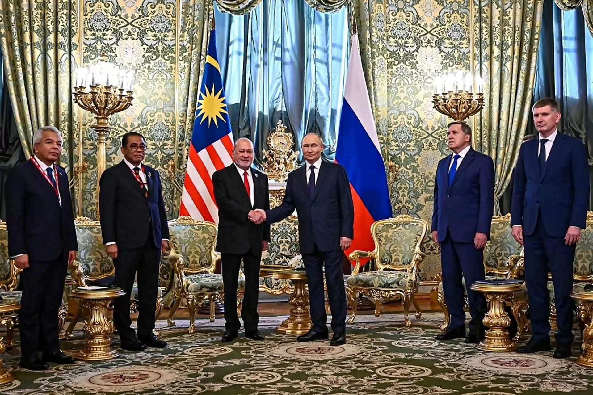 Chuyến thăm lịch sử của Quốc vương Malaysia Chuyến thăm lịch sử của Quốc vương Malaysia