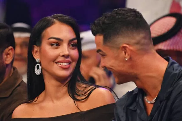 Bạn gái Ronaldo gây sốt với diện mạo mới lạ Bạn gái Ronaldo gây sốt với diện mạo mới lạ
