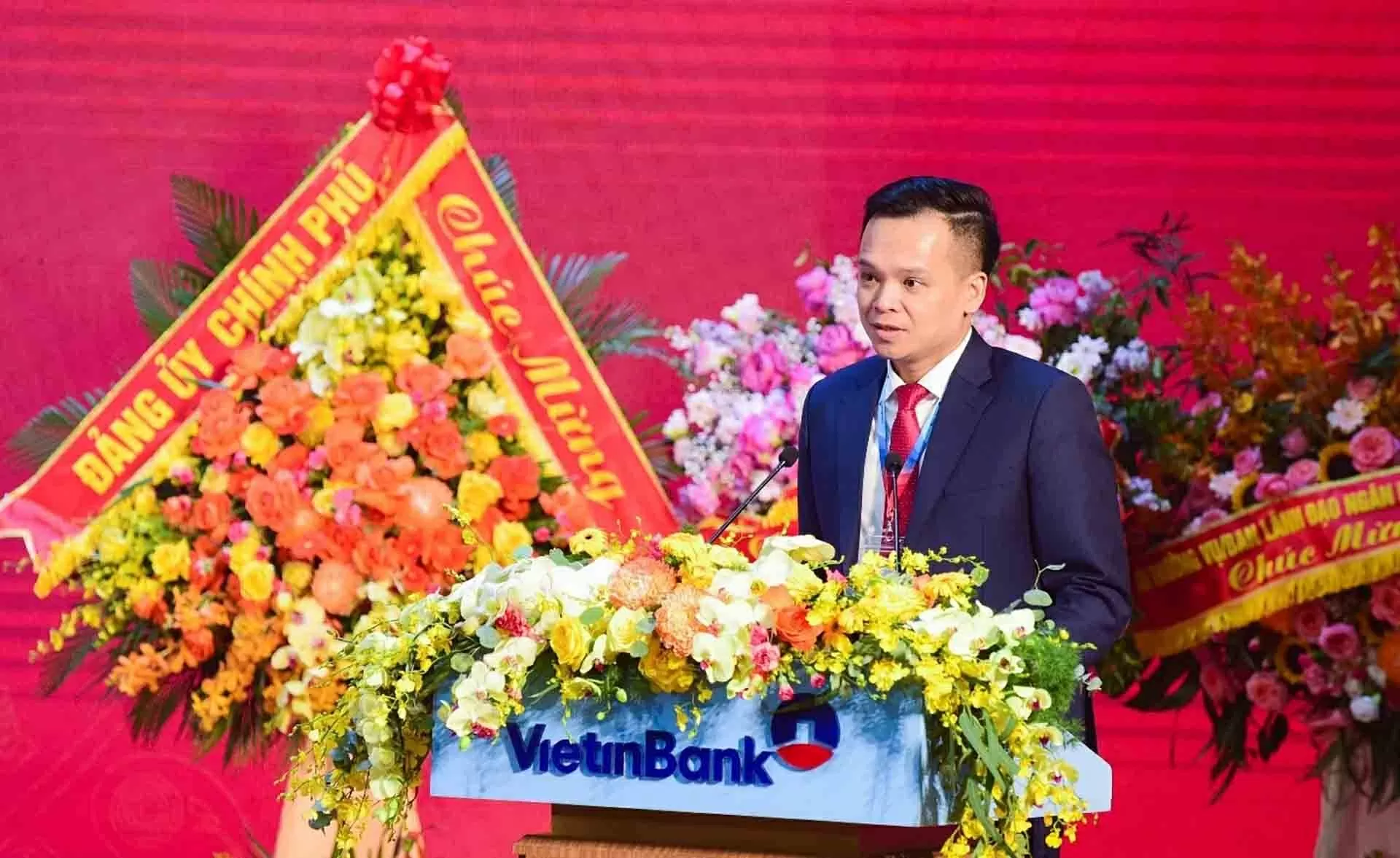 Đại hội Đảng bộ VietinBank: Cùng đất nước tiến mạnh trong kỷ nguyên mới Đại hội Đảng bộ VietinBank: Cùng đất nước tiến mạnh trong kỷ nguyên mới