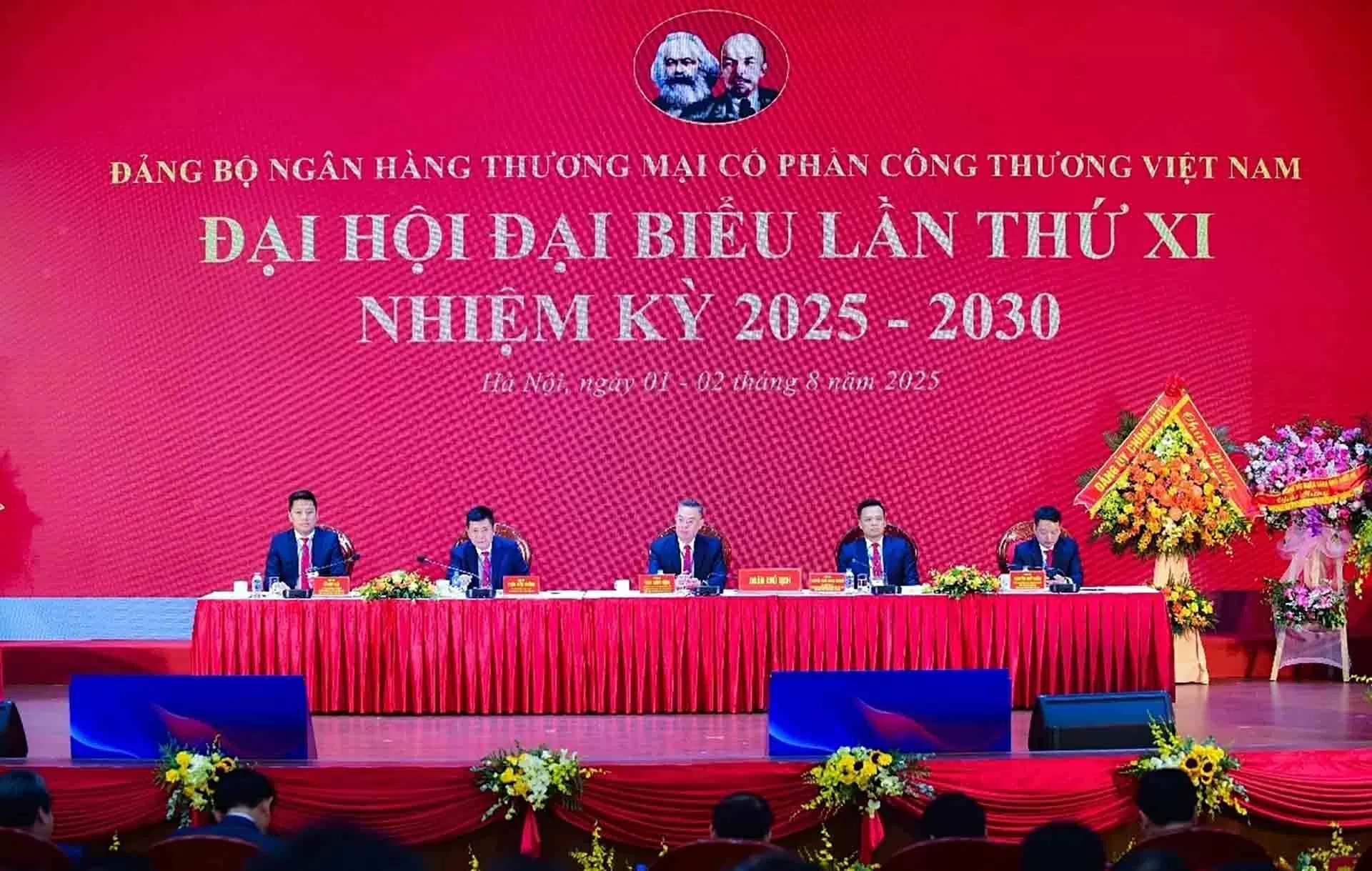 Đại hội Đảng bộ VietinBank: Cùng đất nước tiến mạnh trong kỷ nguyên mới Đại hội Đảng bộ VietinBank: Cùng đất nước tiến mạnh trong kỷ nguyên mới